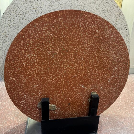 OFERTA TABLERO DE TERRAZO CIRCULAR ROJO BANDERA DIAM 100CM X 3CM ESP